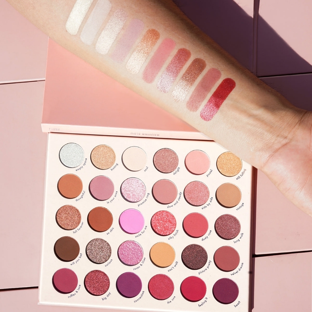 PRO18 MAUVING SLOW Creative Beauty Palette - Picture 3 of 5
